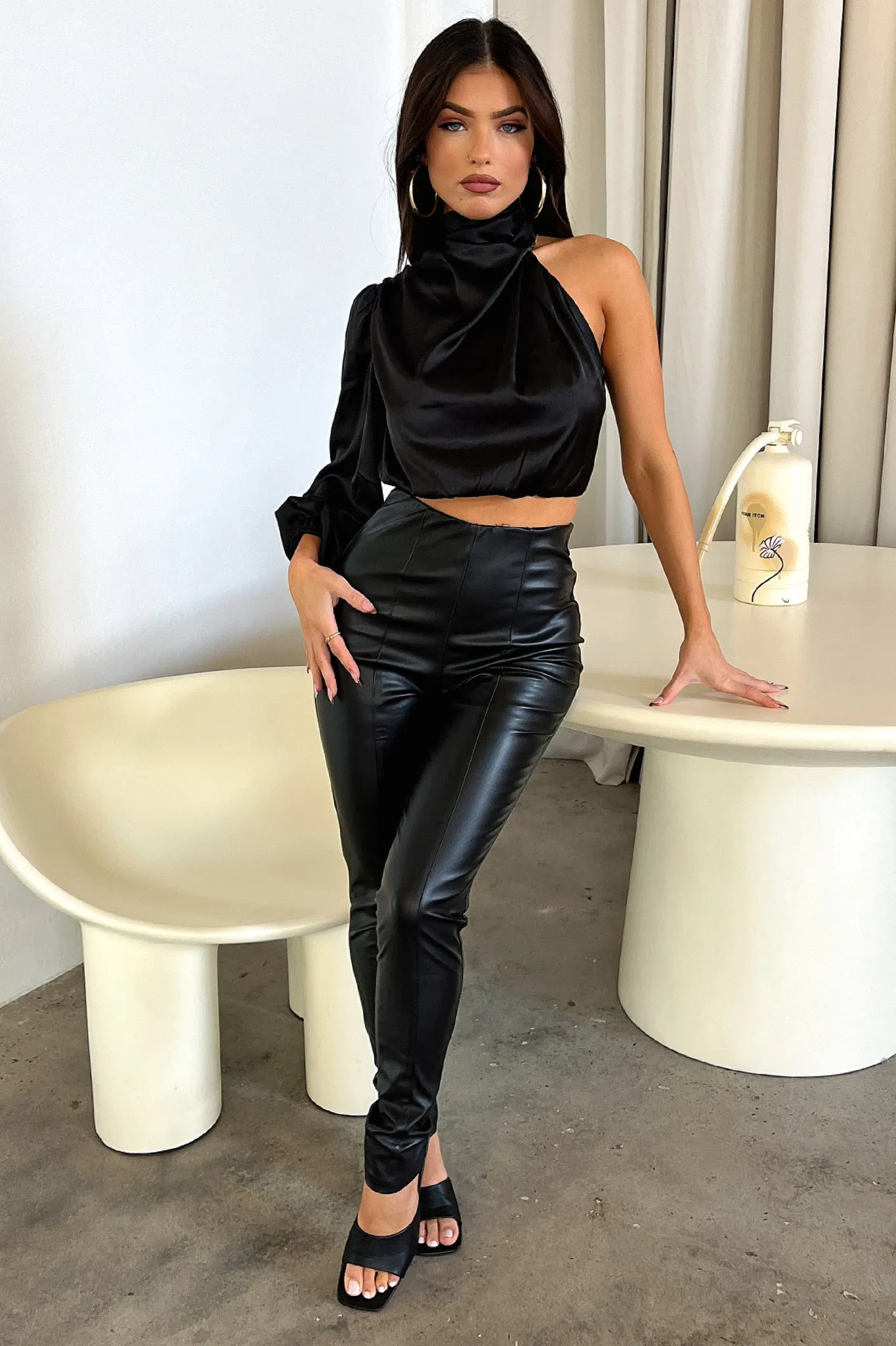 Ashi Crop - Black