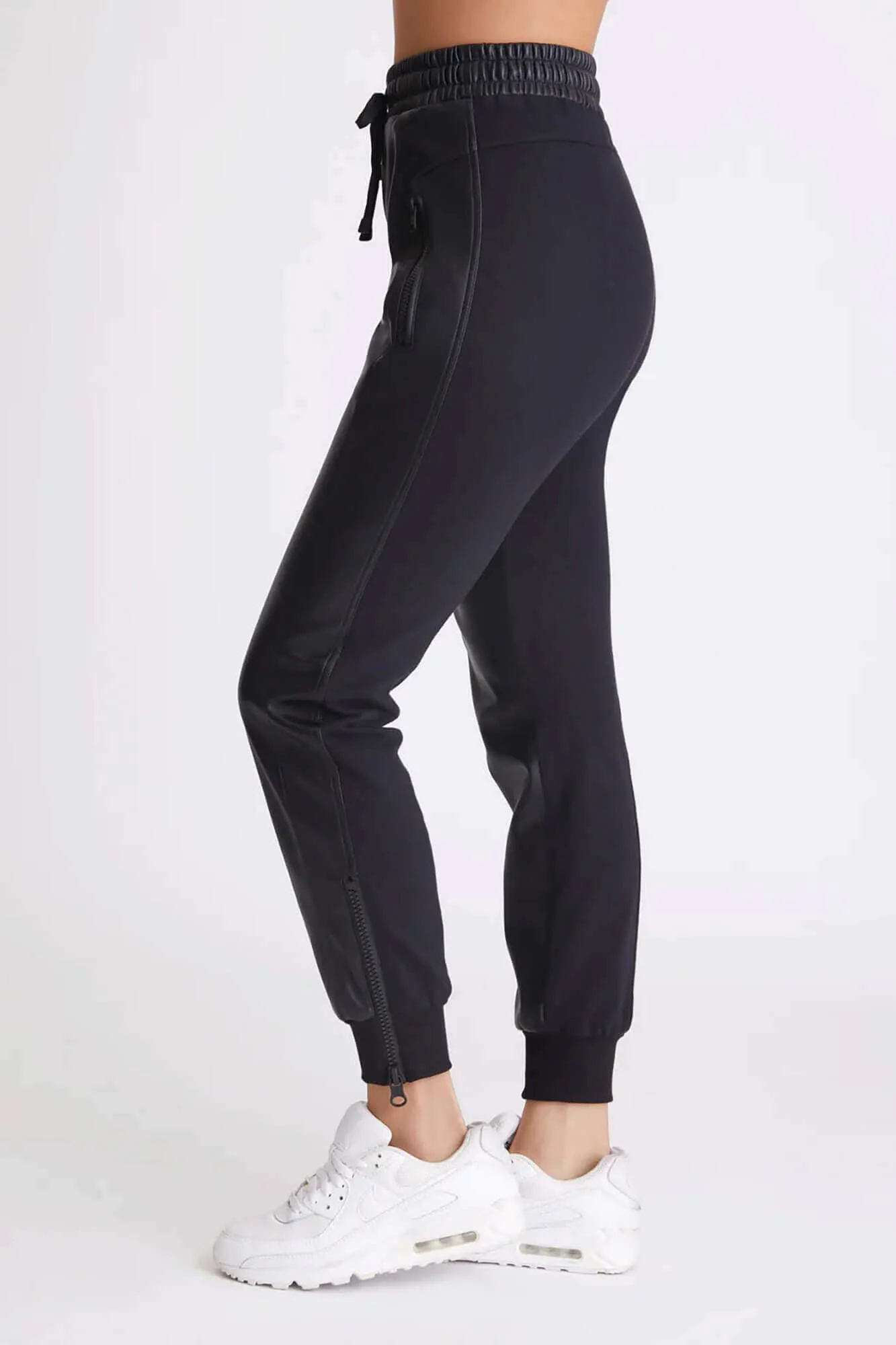 Cardiff Seamed Pant in Black