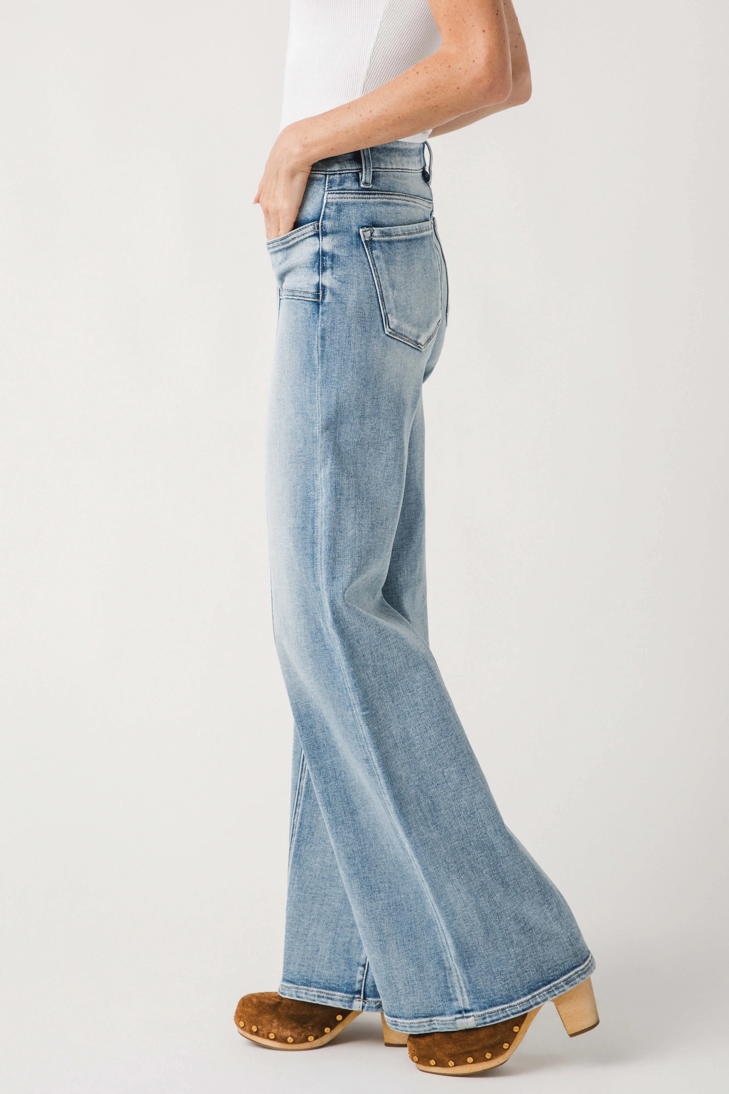 Risen Aria Womens Wide-Leg Jeans with Angled Pockets and Front Seams