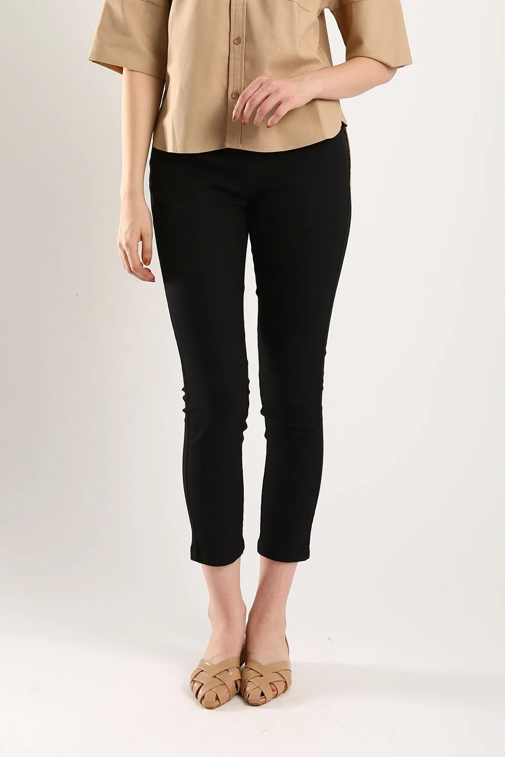 Simple Spirit Stretchable Cotton Pants in Black